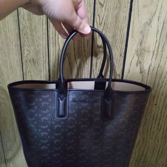 Micheal Khors bag n Keychain wallet - Picture 3 of 3